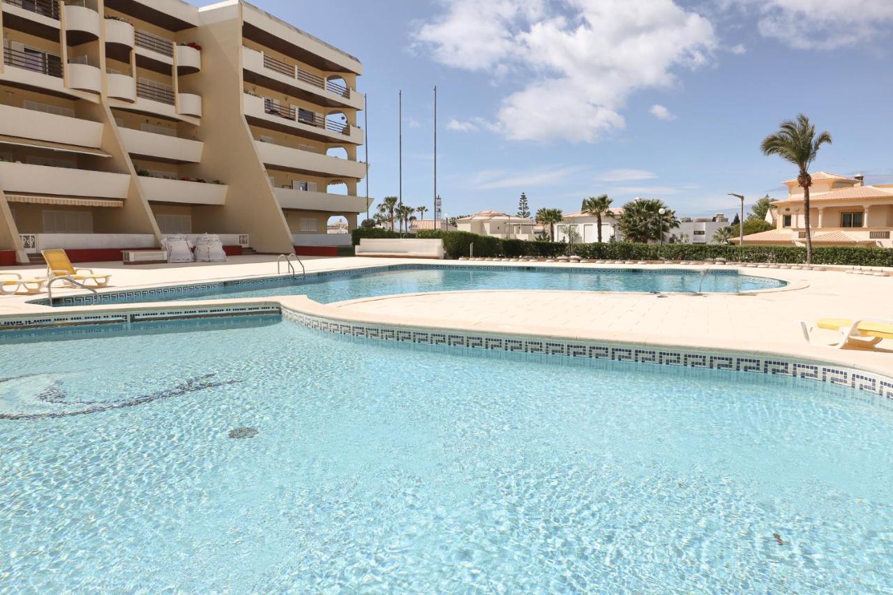 Apartamento Palmeira Gale - Beach - Pool - By Bedzy Albufeira Zewnętrze zdjęcie